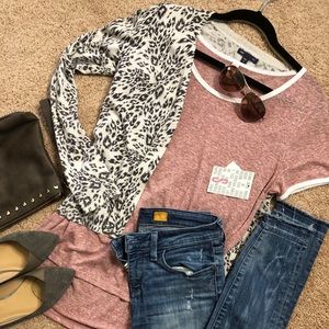 LuLaRoe Classic Tee Pink Retro NWT Small